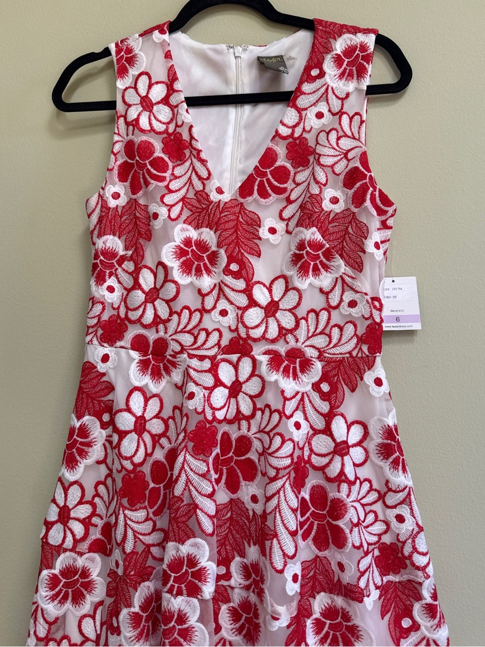 Red & White Floral Lace A-Line Scalloped Dress - Picture 3 of 8